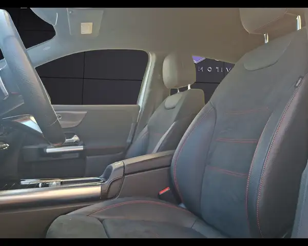 Mercedes-Benz Gla view 8