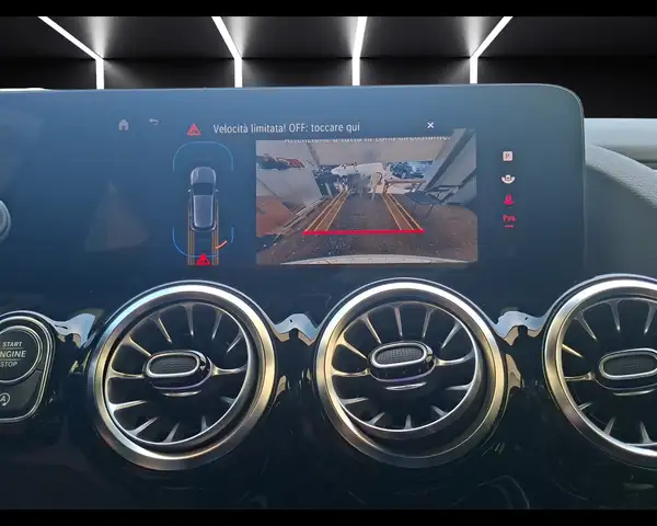 Mercedes-Benz Gla view 13