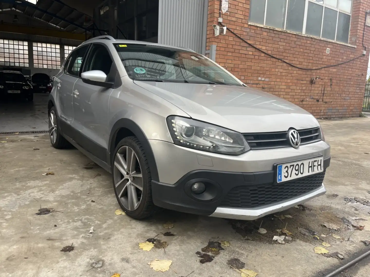 Volkswagen Polo 1.4 Cross Grau - 1