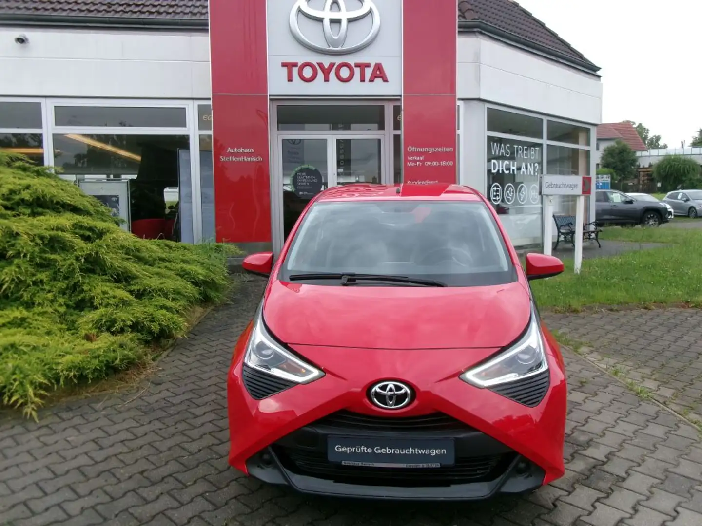 Toyota Aygo X x-play Rosso - 2