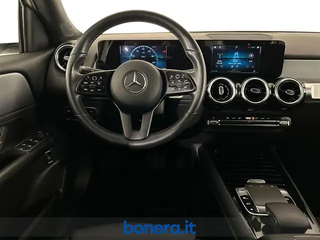 Mercedes-Benz GLB view 11