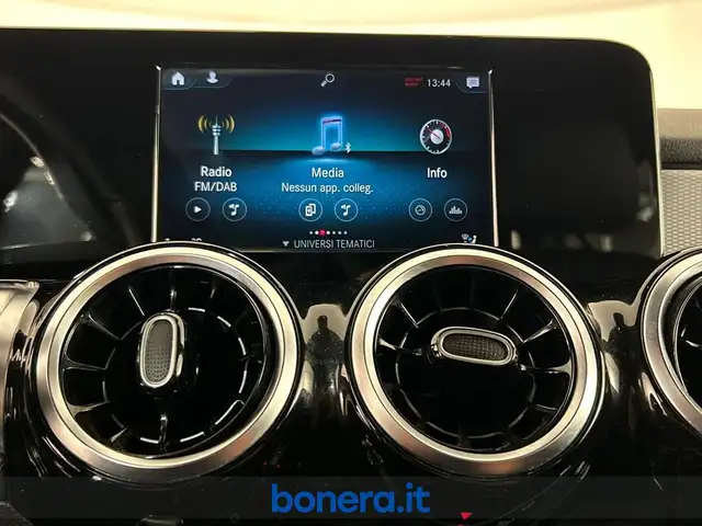 Mercedes-Benz GLB view 12