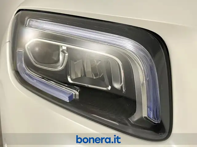 Mercedes-Benz GLB view 7