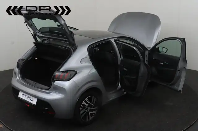 Peugeot 208 view 4