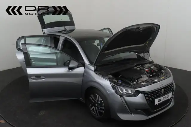 Peugeot 208 view 6