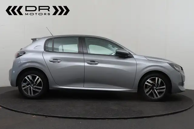 Peugeot 208 view 7