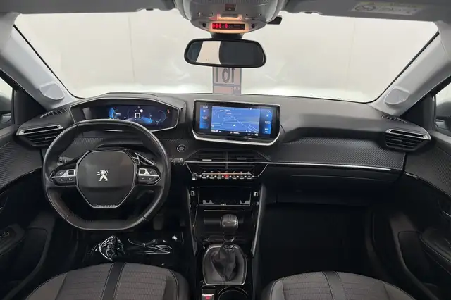 Peugeot 208 view 12