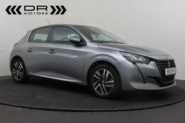 Peugeot 208 view 2