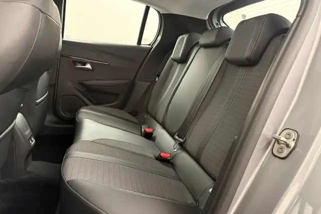 Peugeot 208 view 17