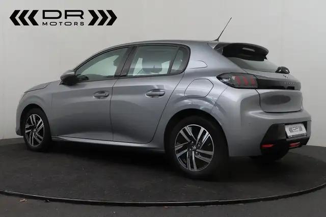 Peugeot 208 view 3