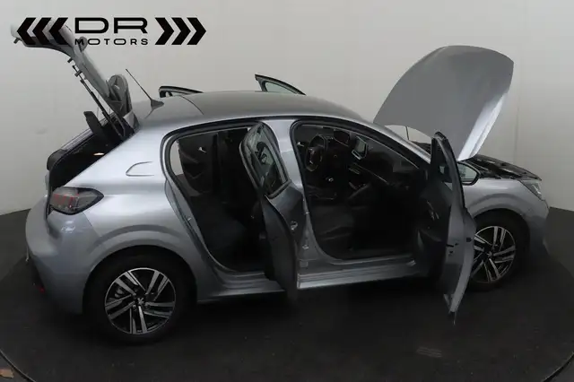 Peugeot 208 view 9