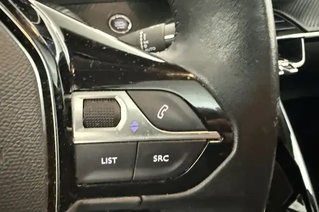Peugeot 208 view 30