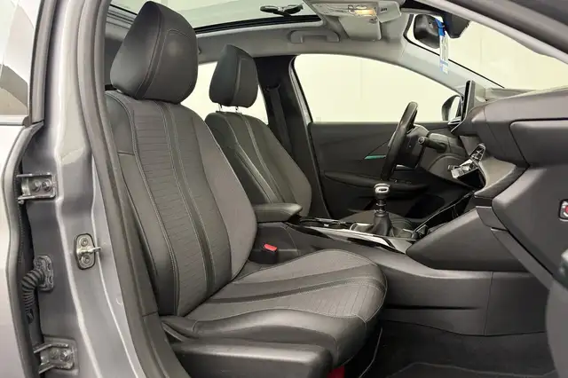 Peugeot 208 view 14