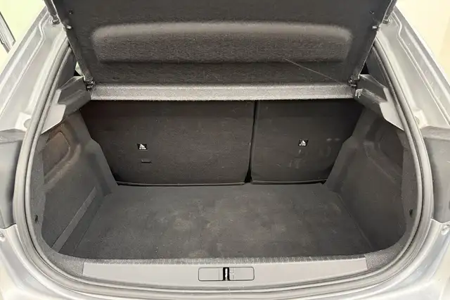 Peugeot 208 view 28