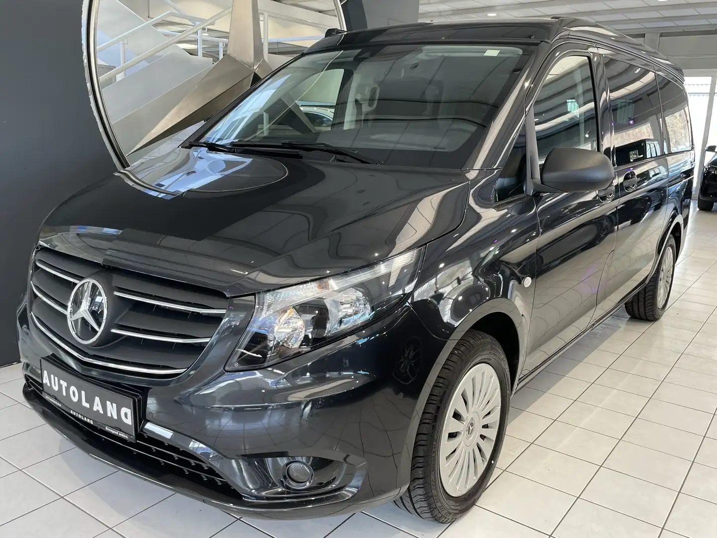Mercedes-Benz Marco Polo ACTIVITY 4MATIC siva - 1
