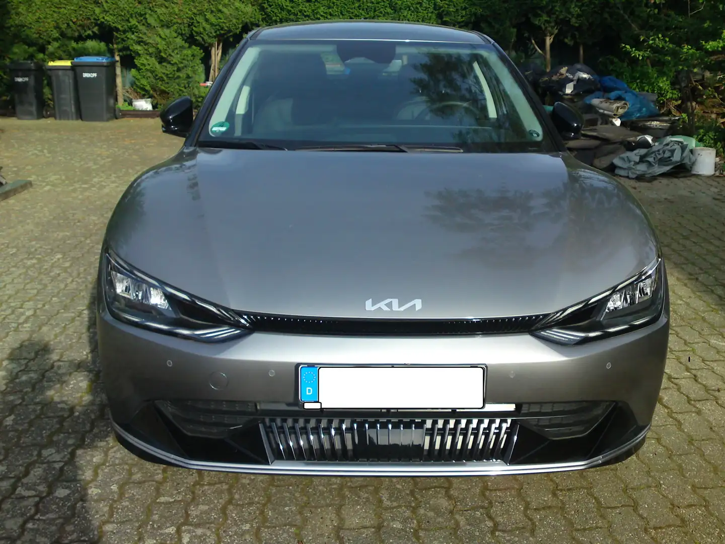 Kia EV6 KIA EV6 AWD + V2L + WP + Paket 1 in TOP Zustand Grau - 2