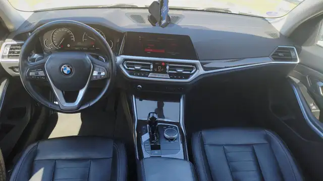 BMW 3 Series view 11