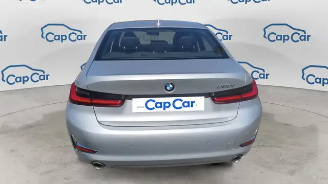 BMW 3 Series view 3