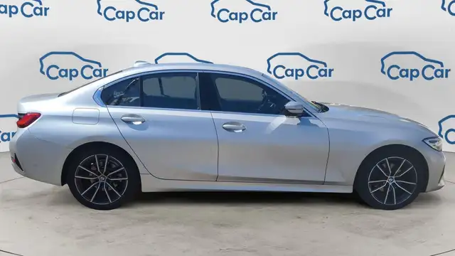 BMW 3 Series view 4