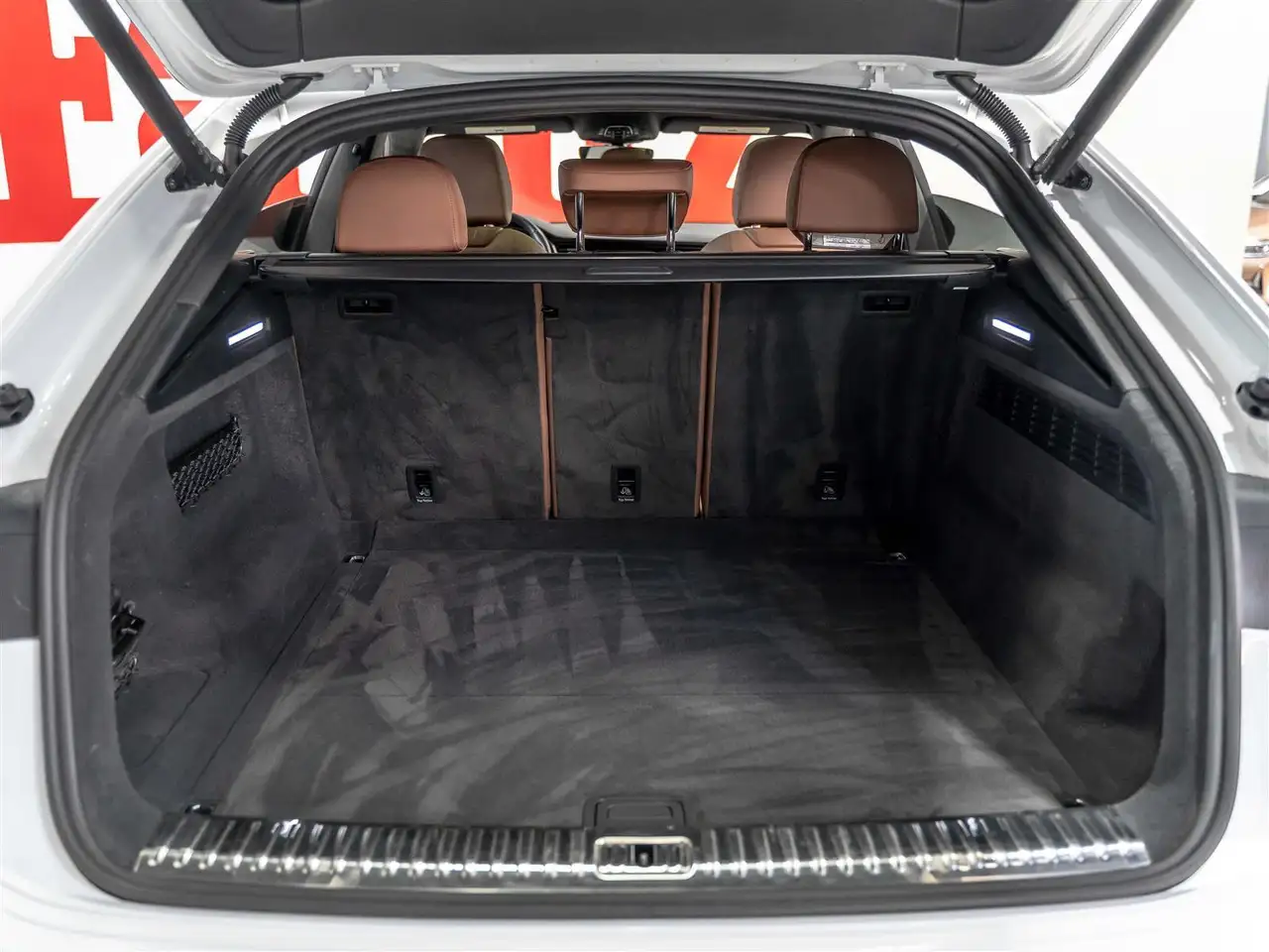 Audi Q8 снимка Audi Q8