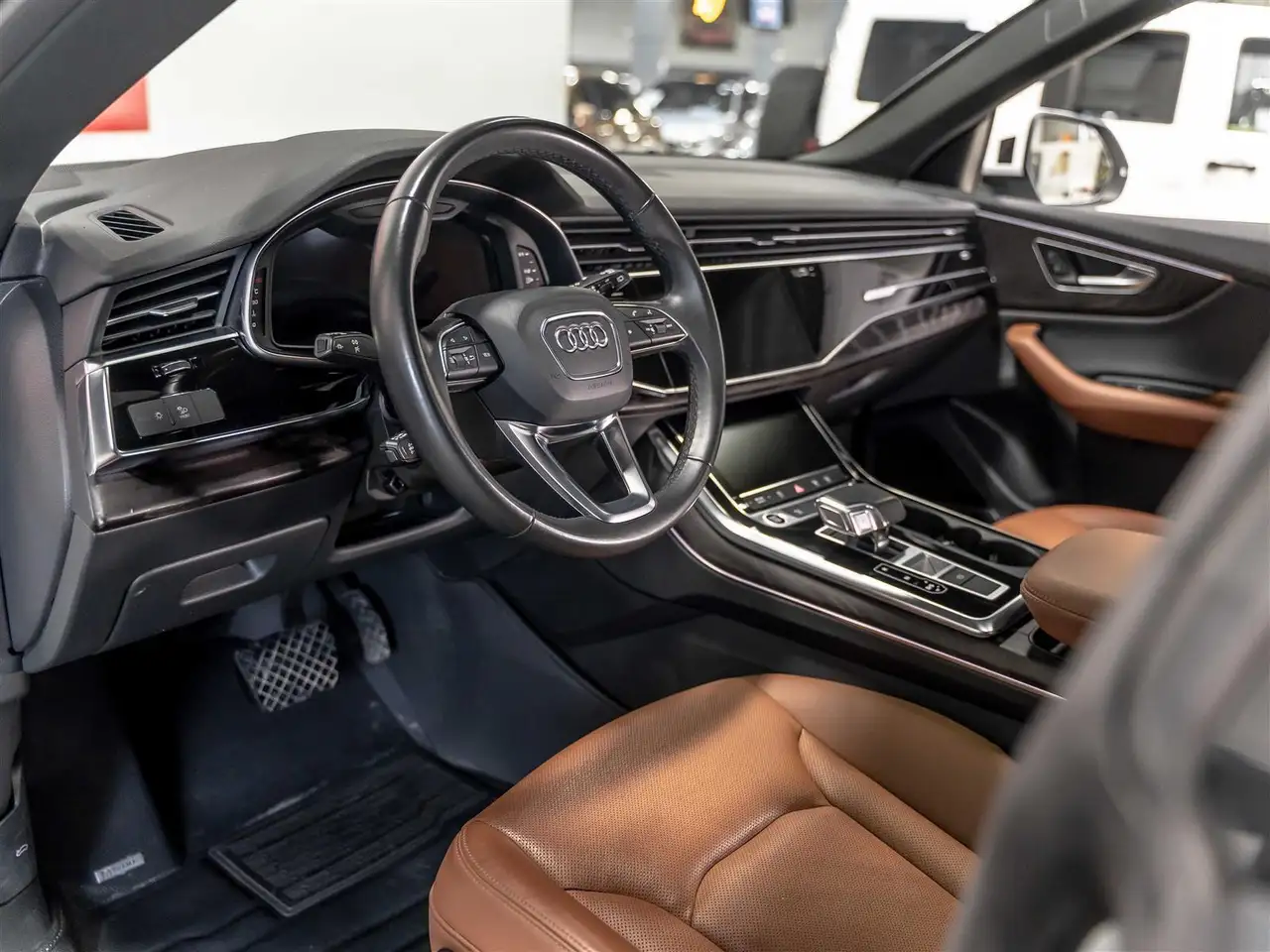 Audi Q8 снимка Audi Q8