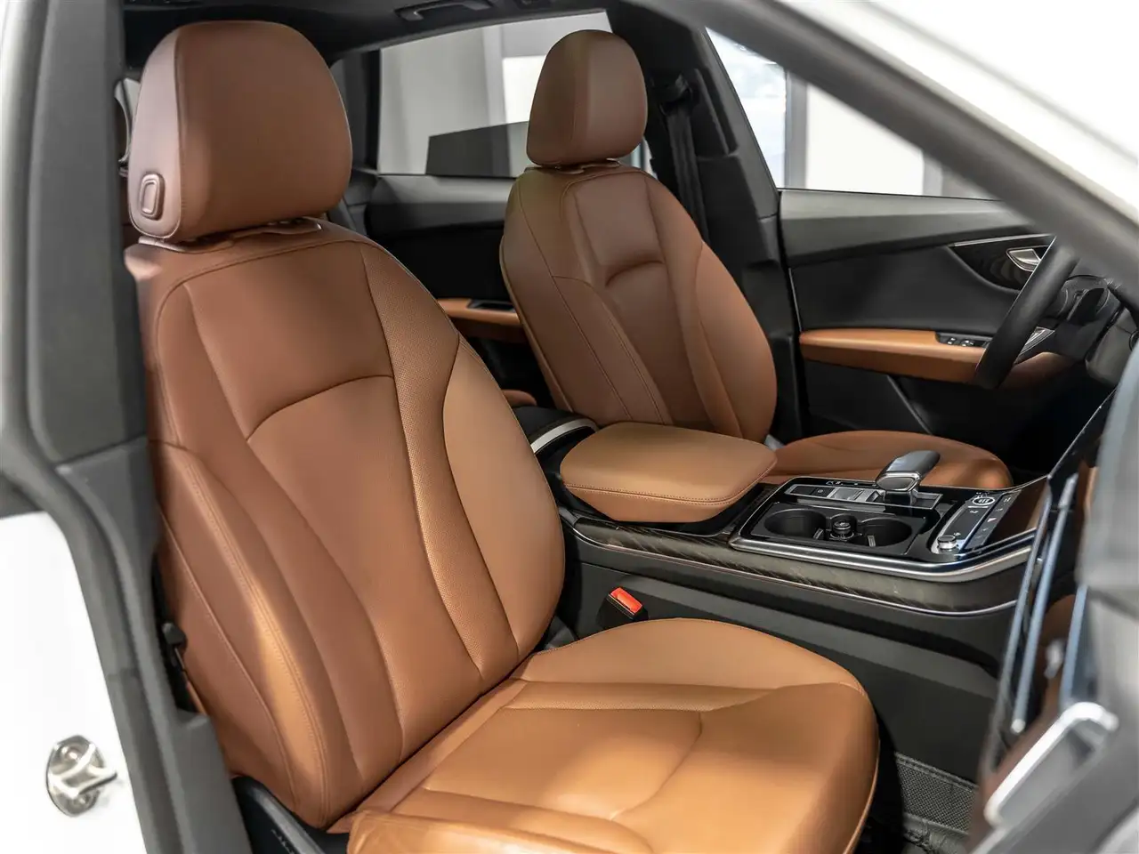Audi Q8 снимка Audi Q8