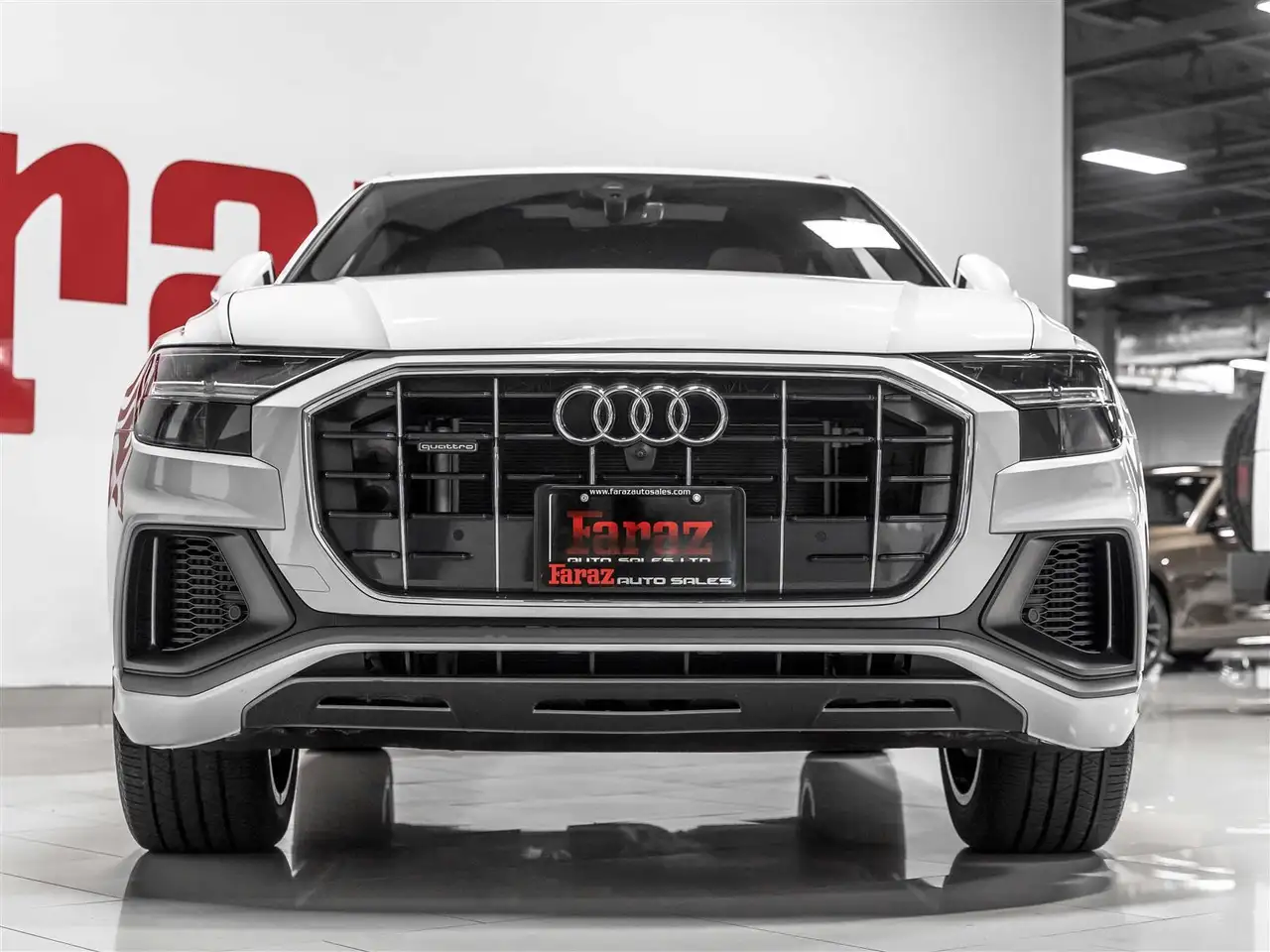 Audi Q8 снимка Audi Q8