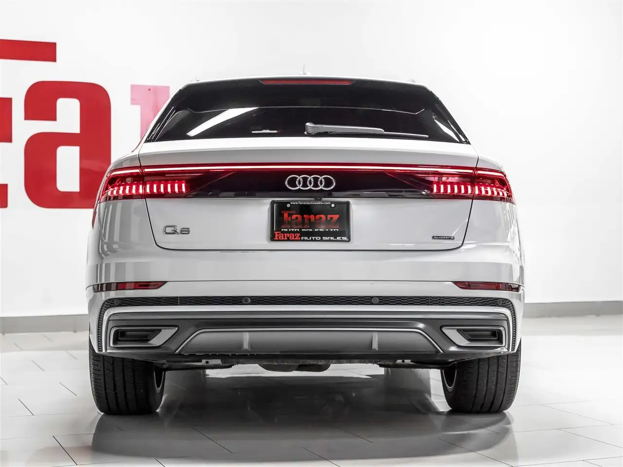 Audi Q8 снимка Audi Q8