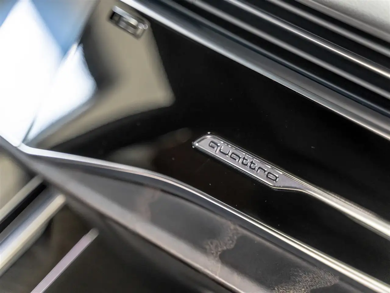 Audi Q8 снимка Audi Q8