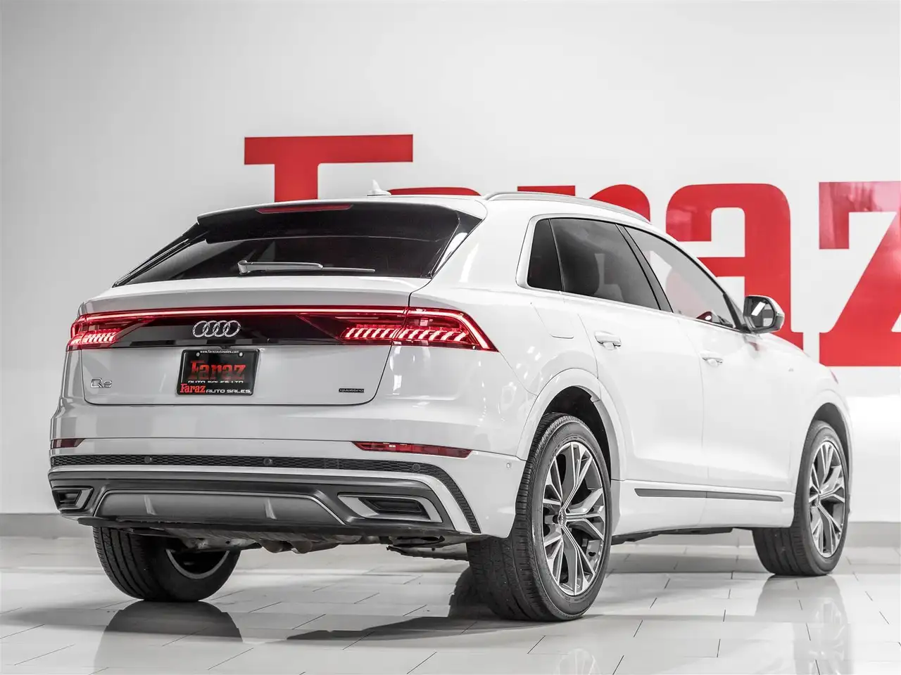 Audi Q8 снимка Audi Q8