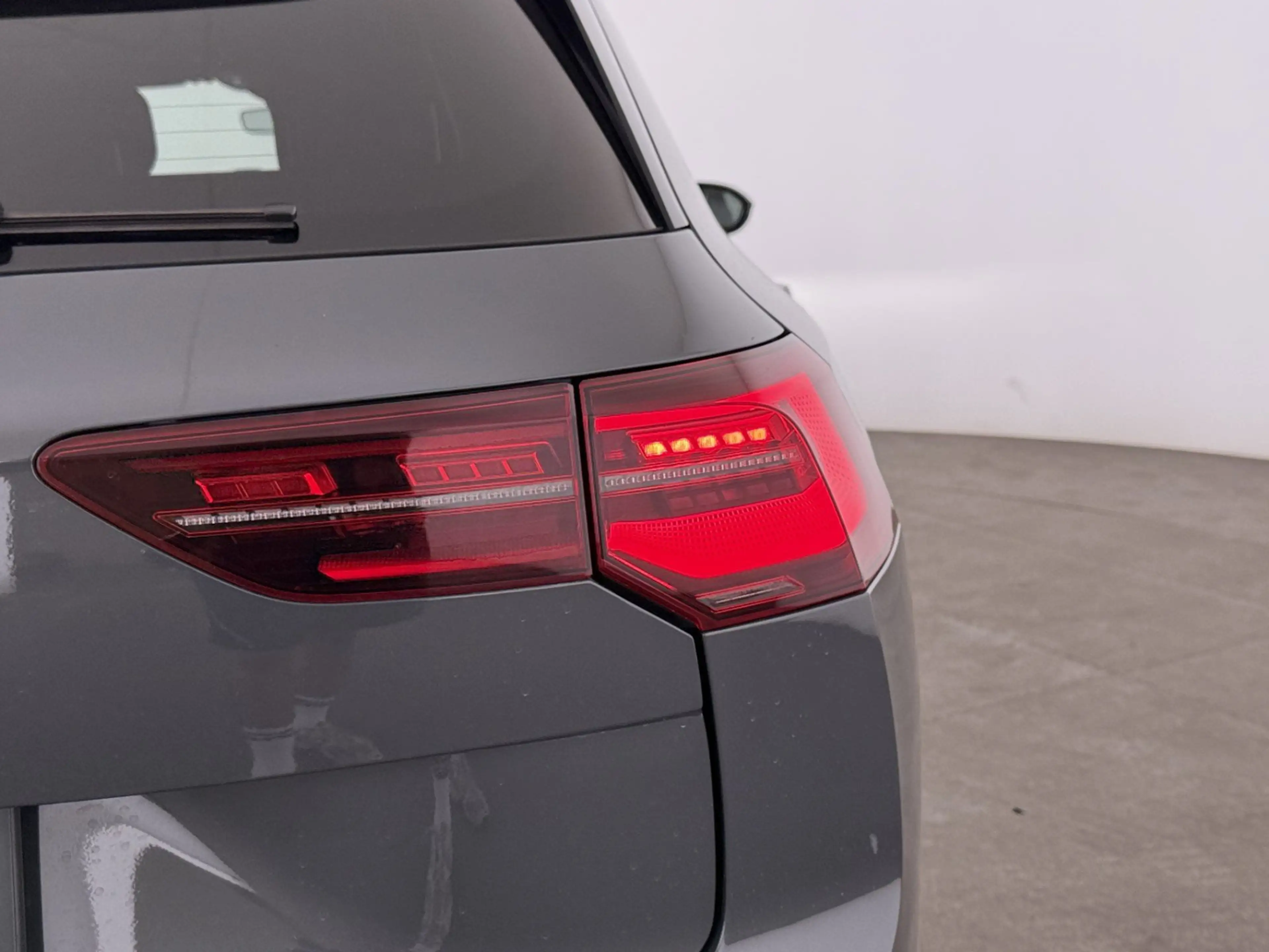Volkswagen Golf Variant Golf VIII Variant 1.5 TSI R-Line MATRIX RADAR NAV — photo 12