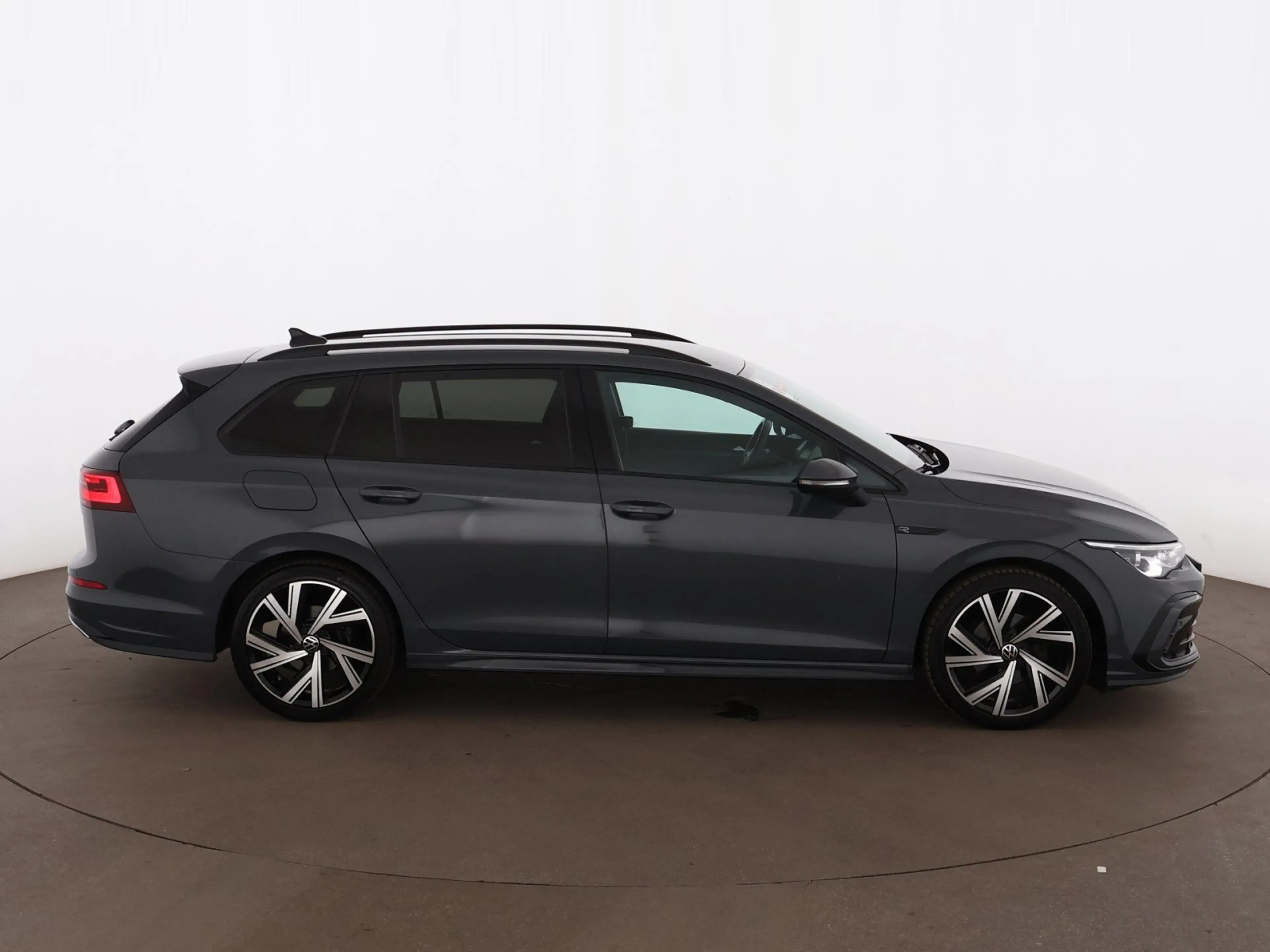 Volkswagen Golf Variant Golf VIII Variant 1.5 TSI R-Line MATRIX RADAR NAV — photo 10