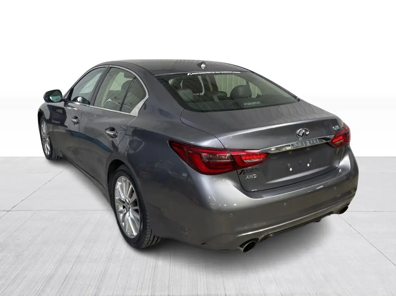 Infiniti Q50 снимка Infiniti Q50