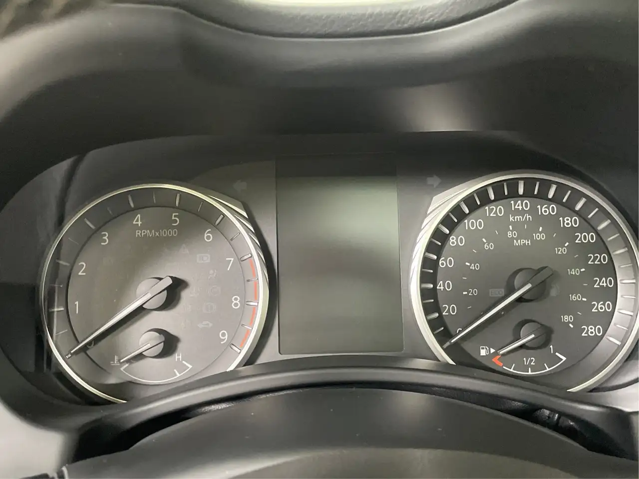 Infiniti Q50 снимка Infiniti Q50