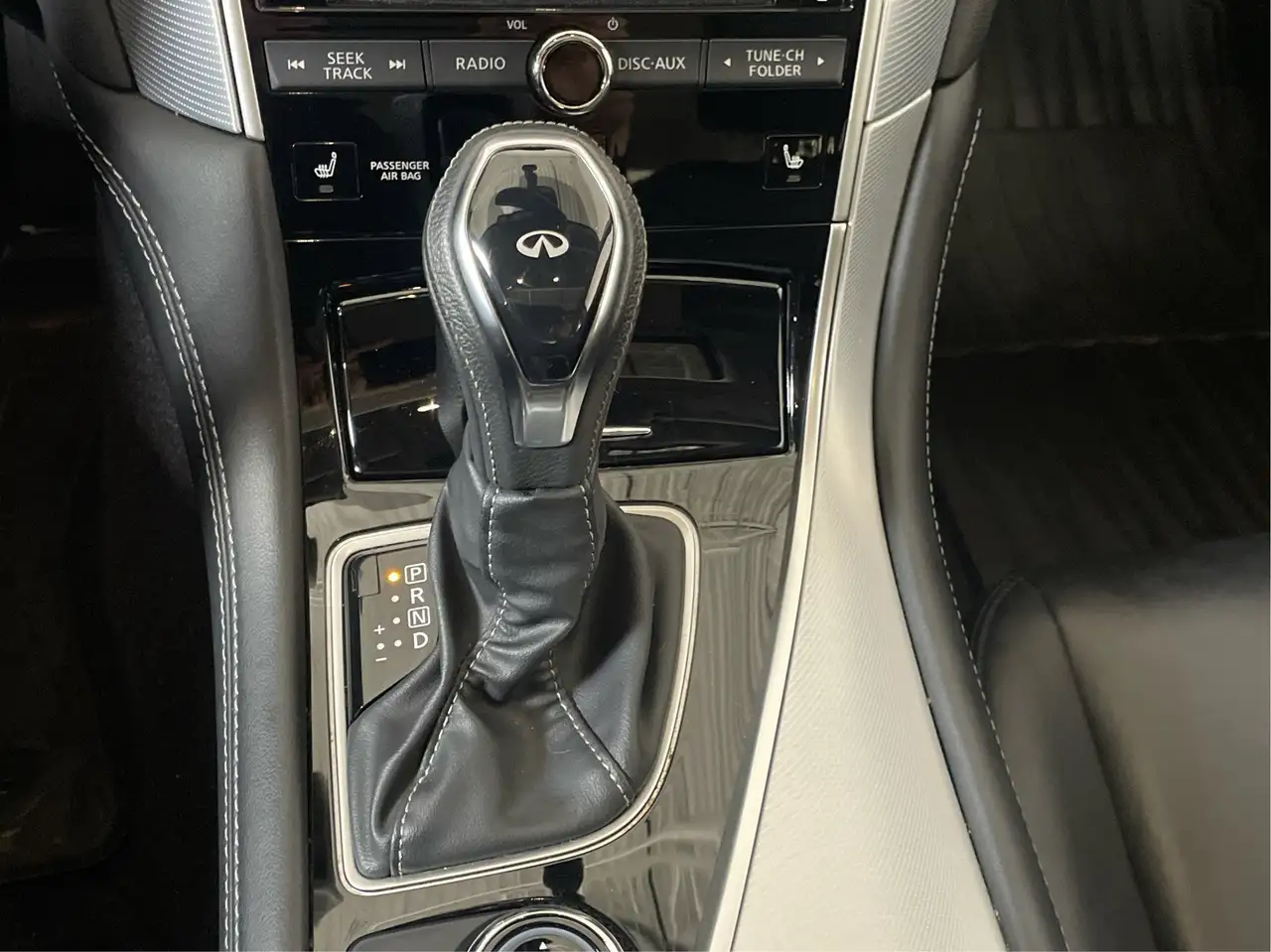 Infiniti Q50 снимка Infiniti Q50