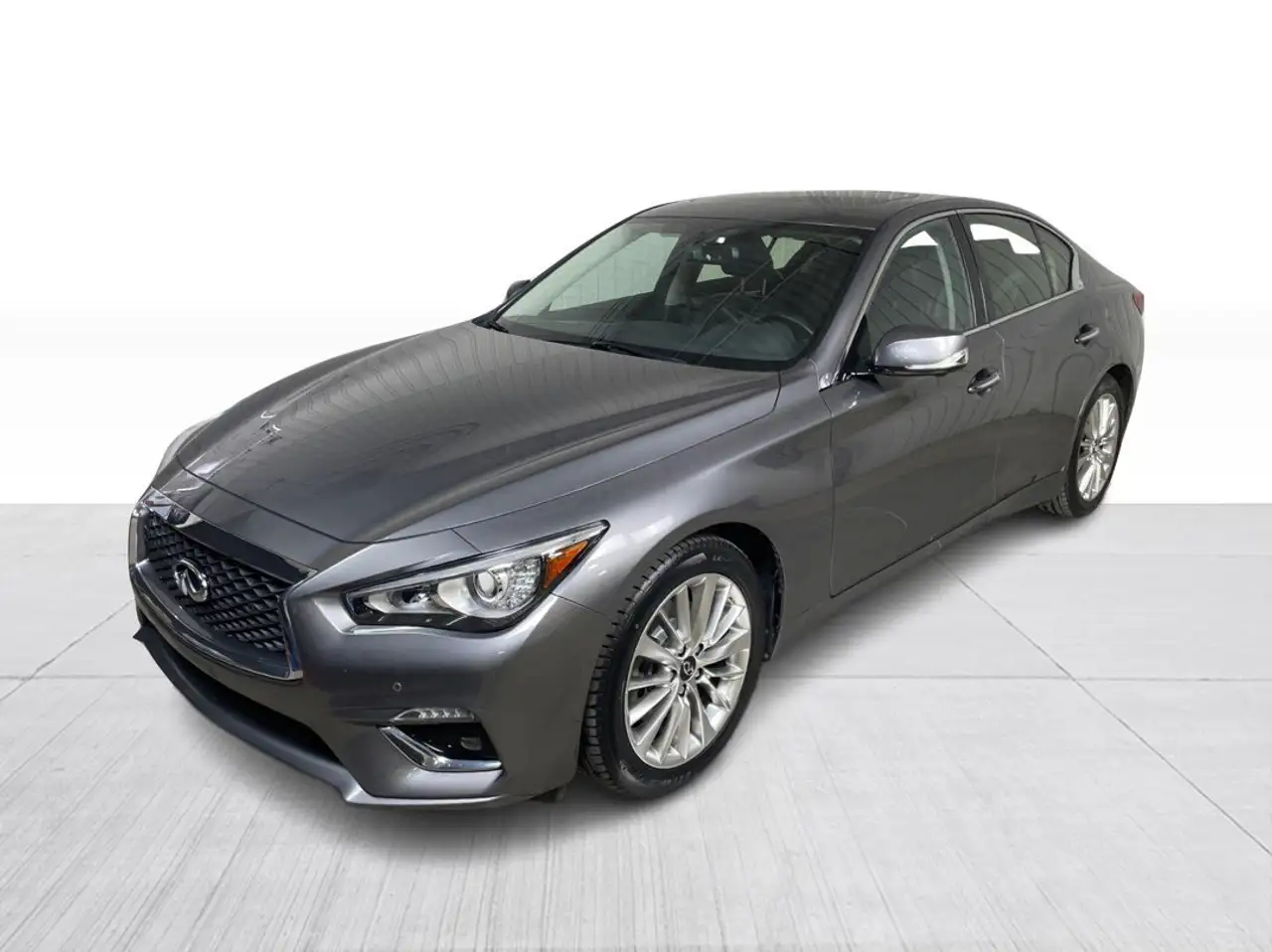 Infiniti Q50 снимка Infiniti Q50