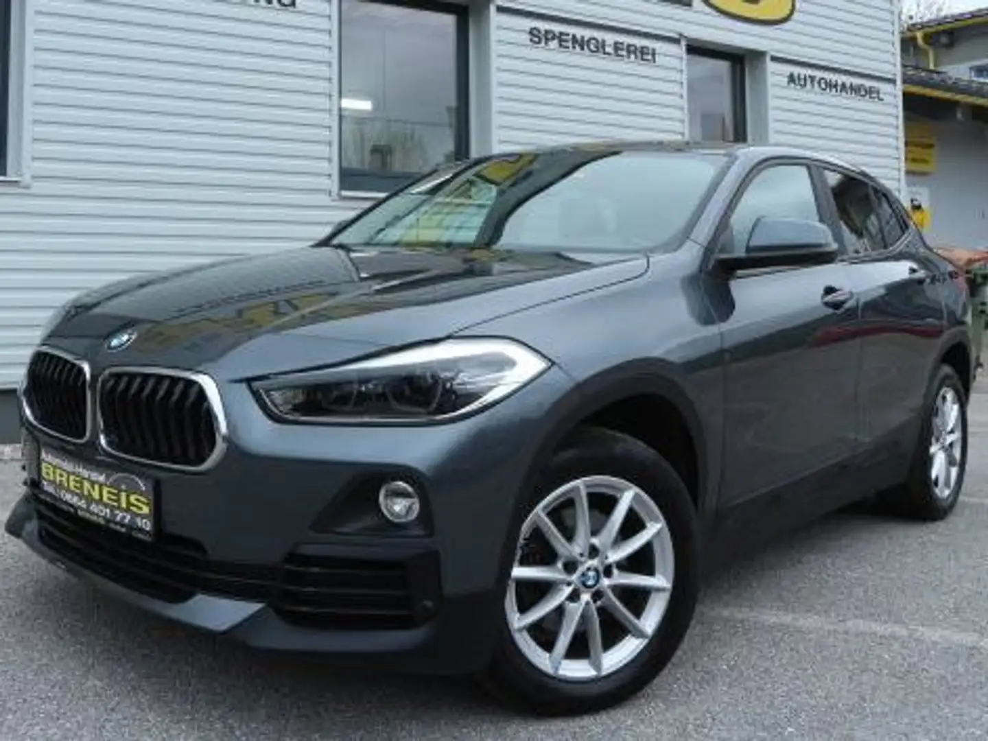 BMW X2 sDrive 18 d Advantage*AHK*LED*NAVI*Autom.* Grau - 2
