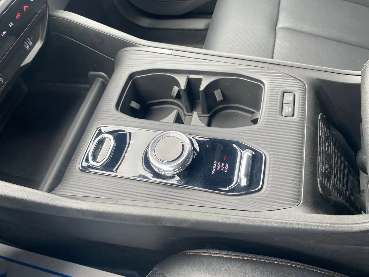 Jeep Cherokee снимка Jeep Cherokee