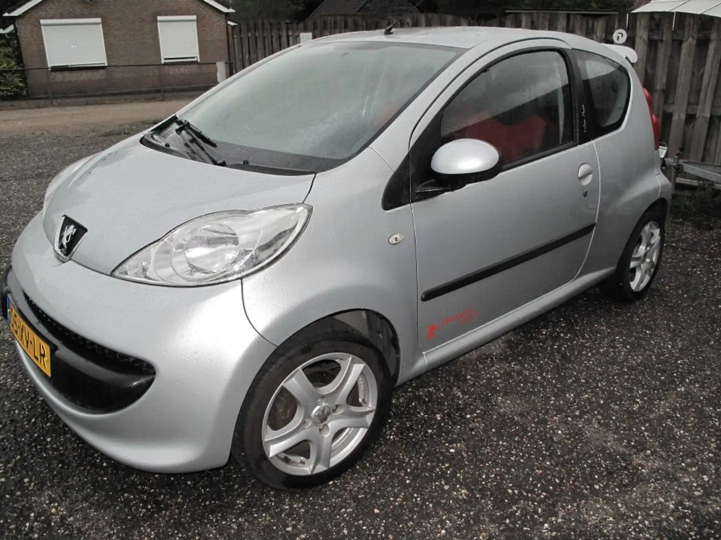Peugeot 107 107 1.0-12V XS Urban M. Zilver - 1