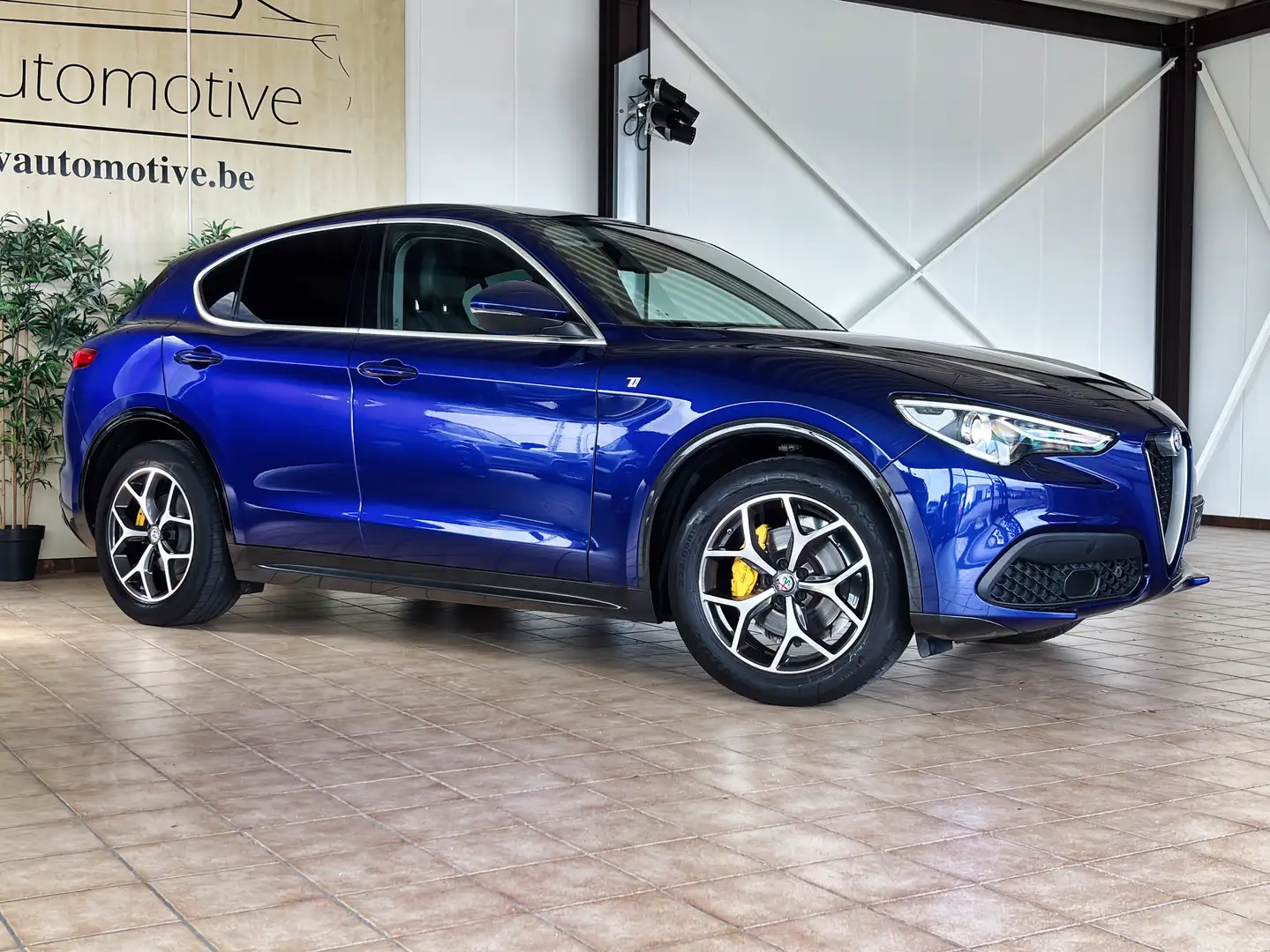 Alfa Romeo Stelvio Stelvio 2.0 Turbo 16V AT8-Q4 Lusso Ti Blauw - 2