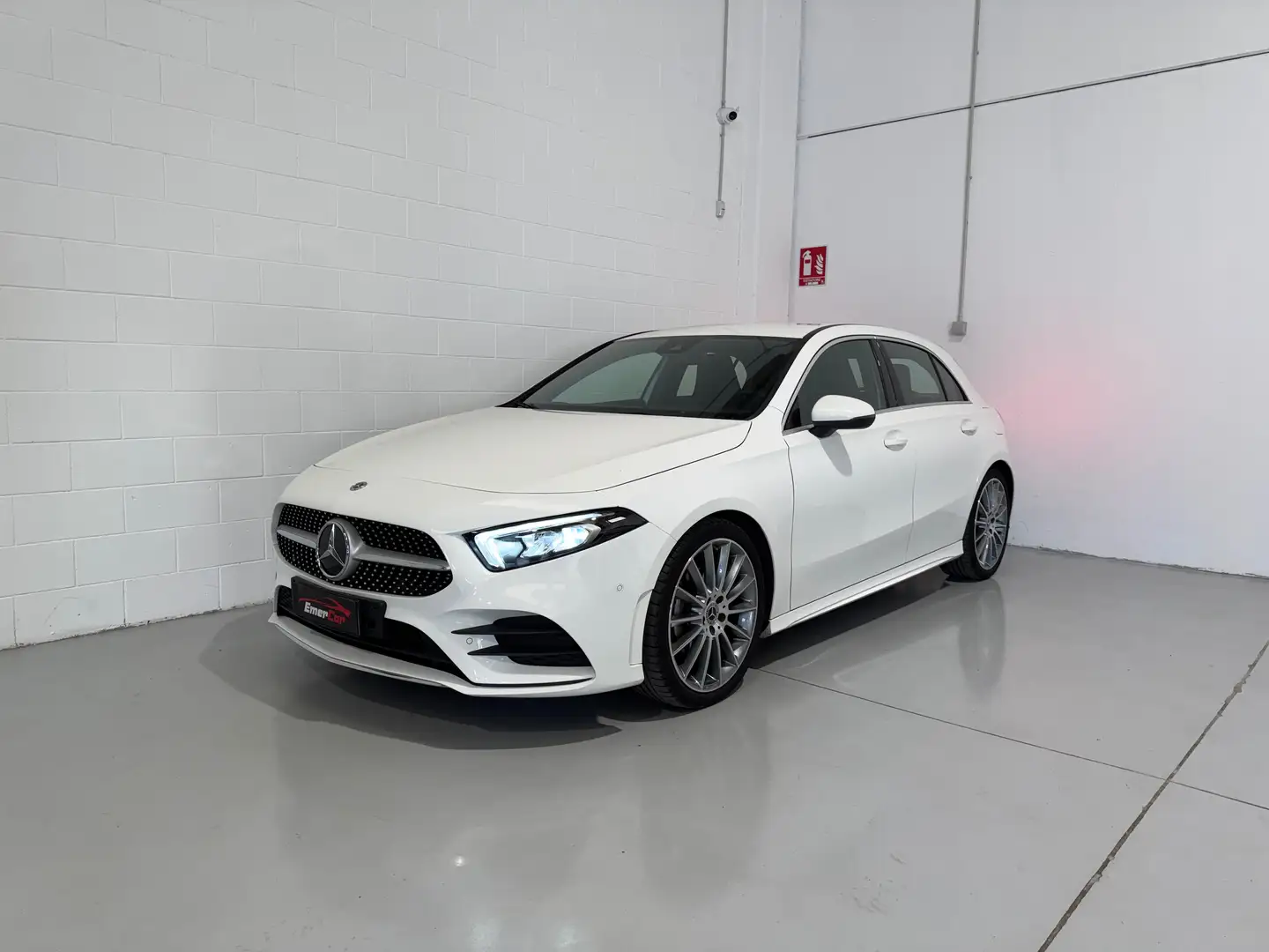 Mercedes-Benz A 200 A 200 Premium Amg line auto CERCHI 19" Blanc - 1