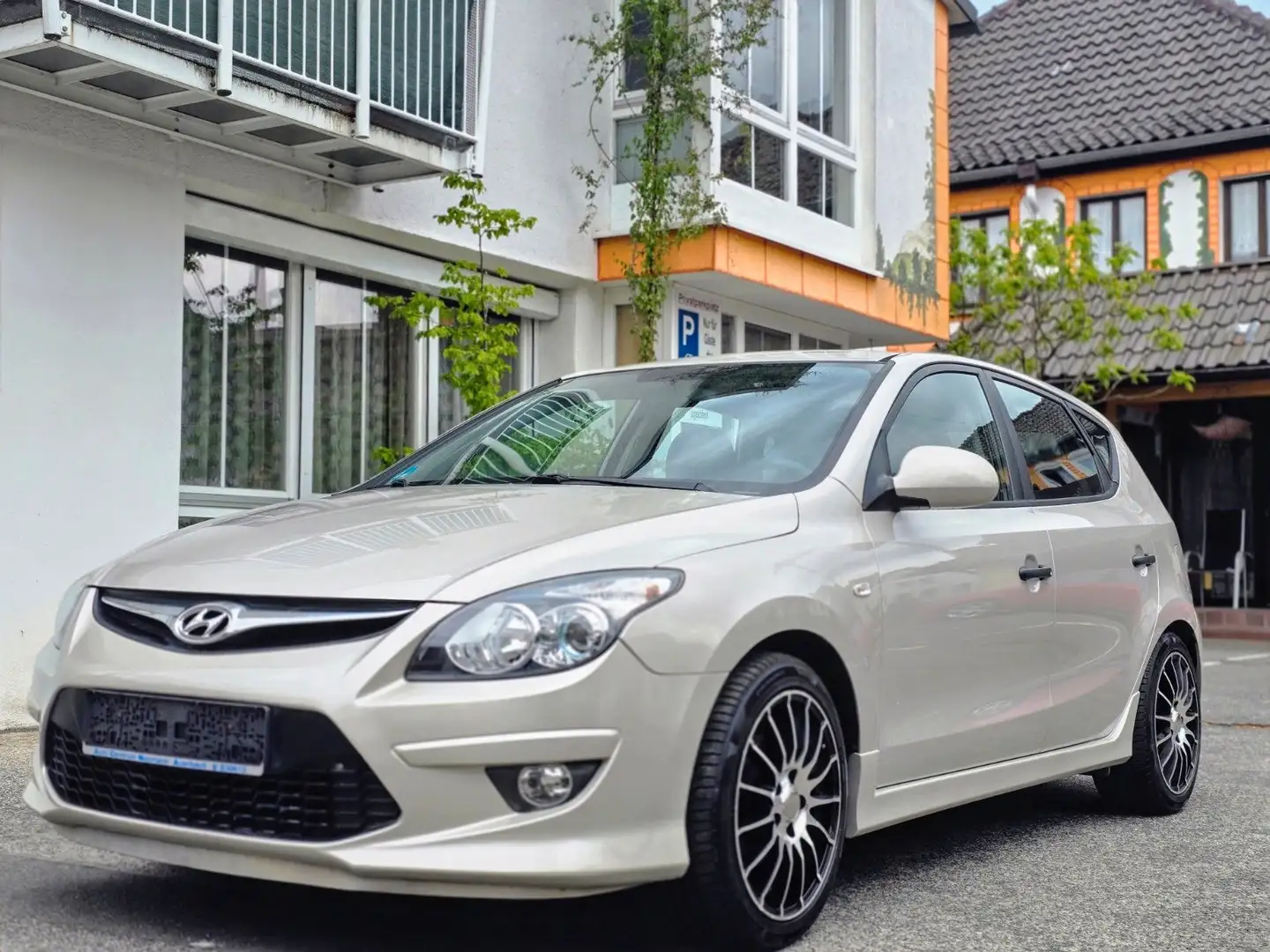 Hyundai i30 Classic Blue *Automatik*TÜV Neu* Beige - 1