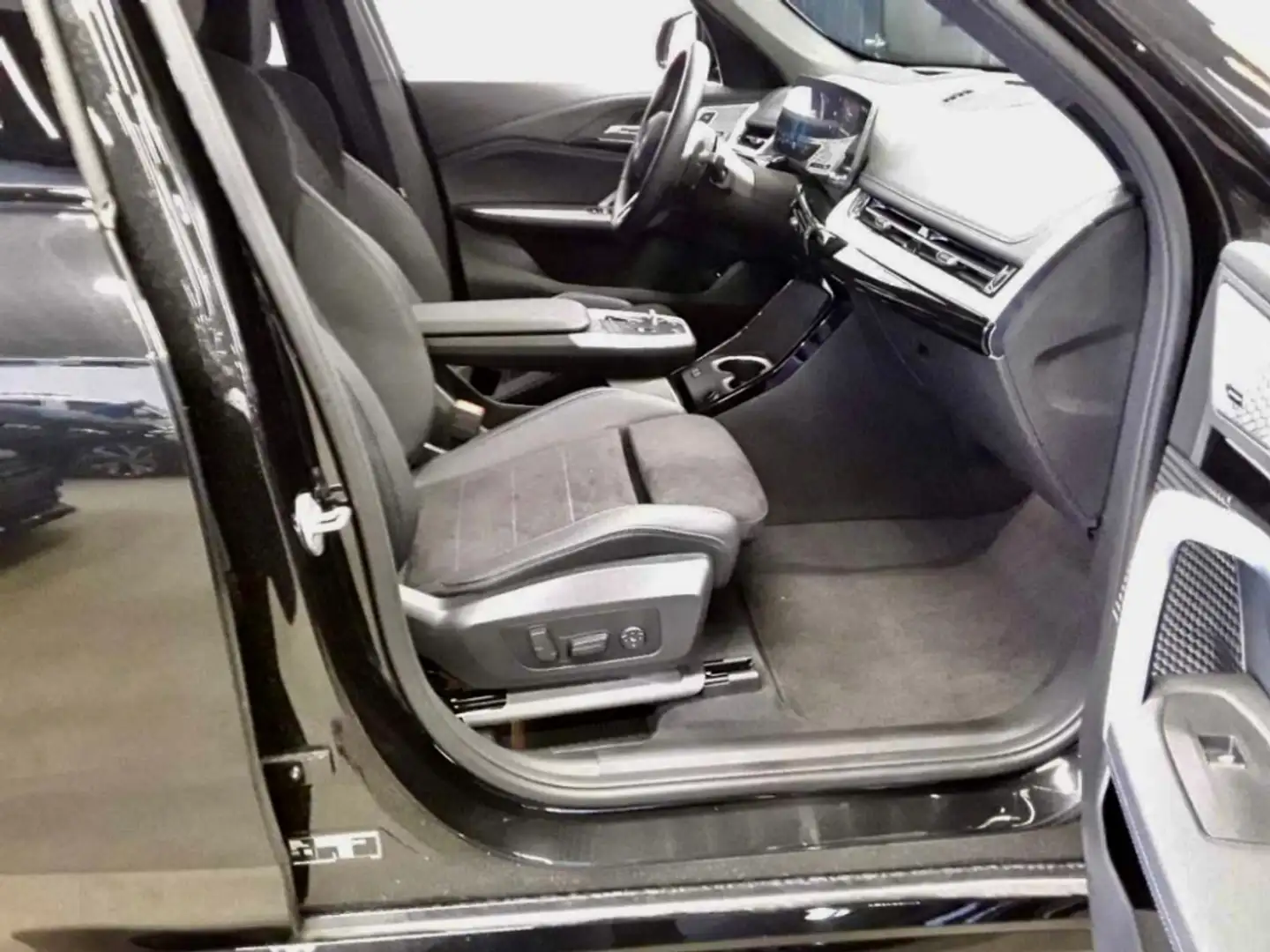 BMW X1 xDrive20d M Sport Pro 19'' Pano H/K HUD Aktivsitz Schwarz - 2