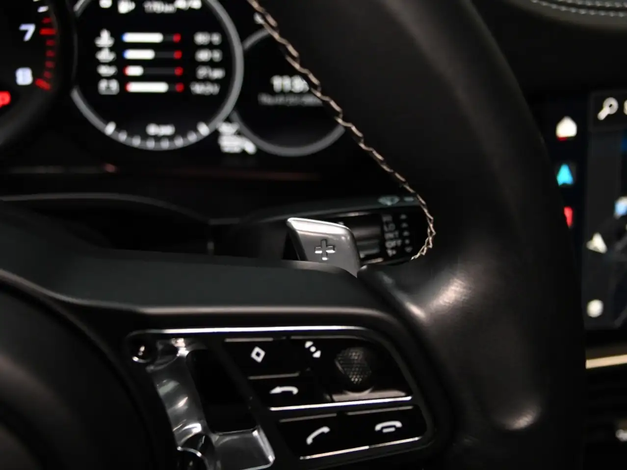 Porsche Cayenne снимка Porsche Cayenne