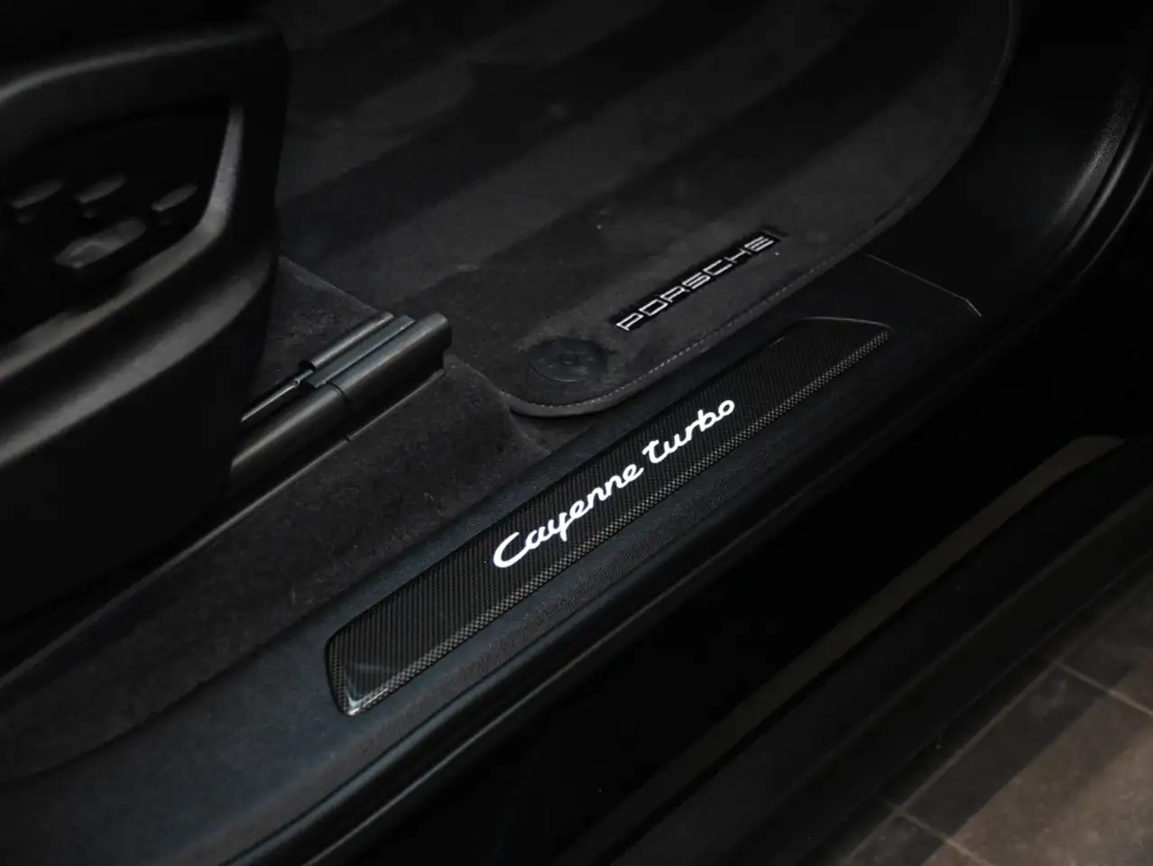 Porsche Cayenne снимка Porsche Cayenne