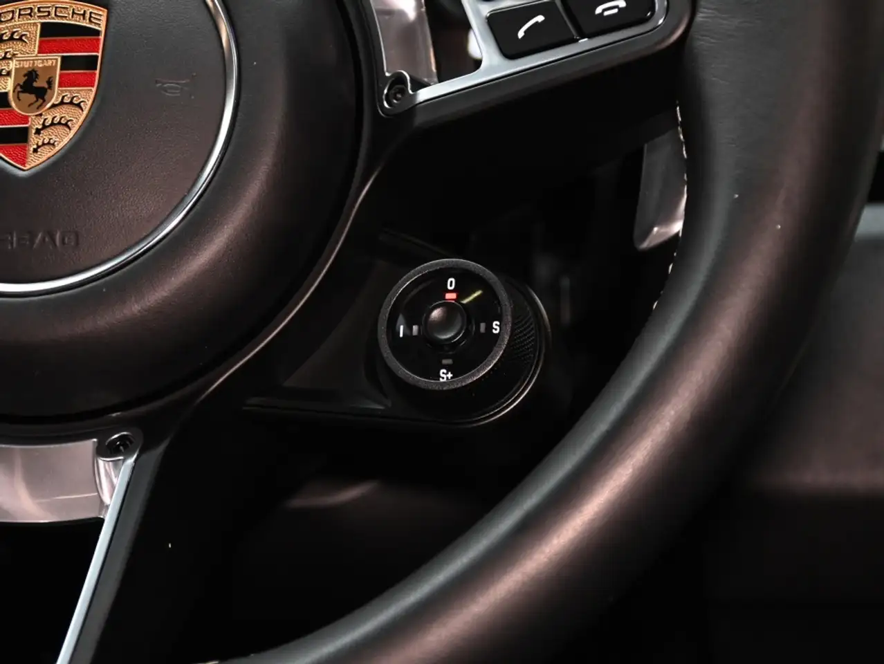 Porsche Cayenne снимка Porsche Cayenne