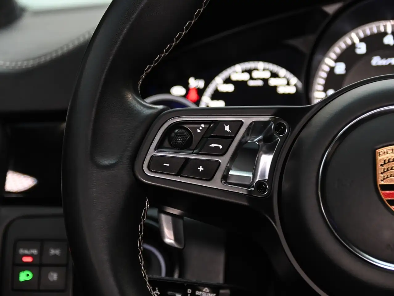 Porsche Cayenne снимка Porsche Cayenne
