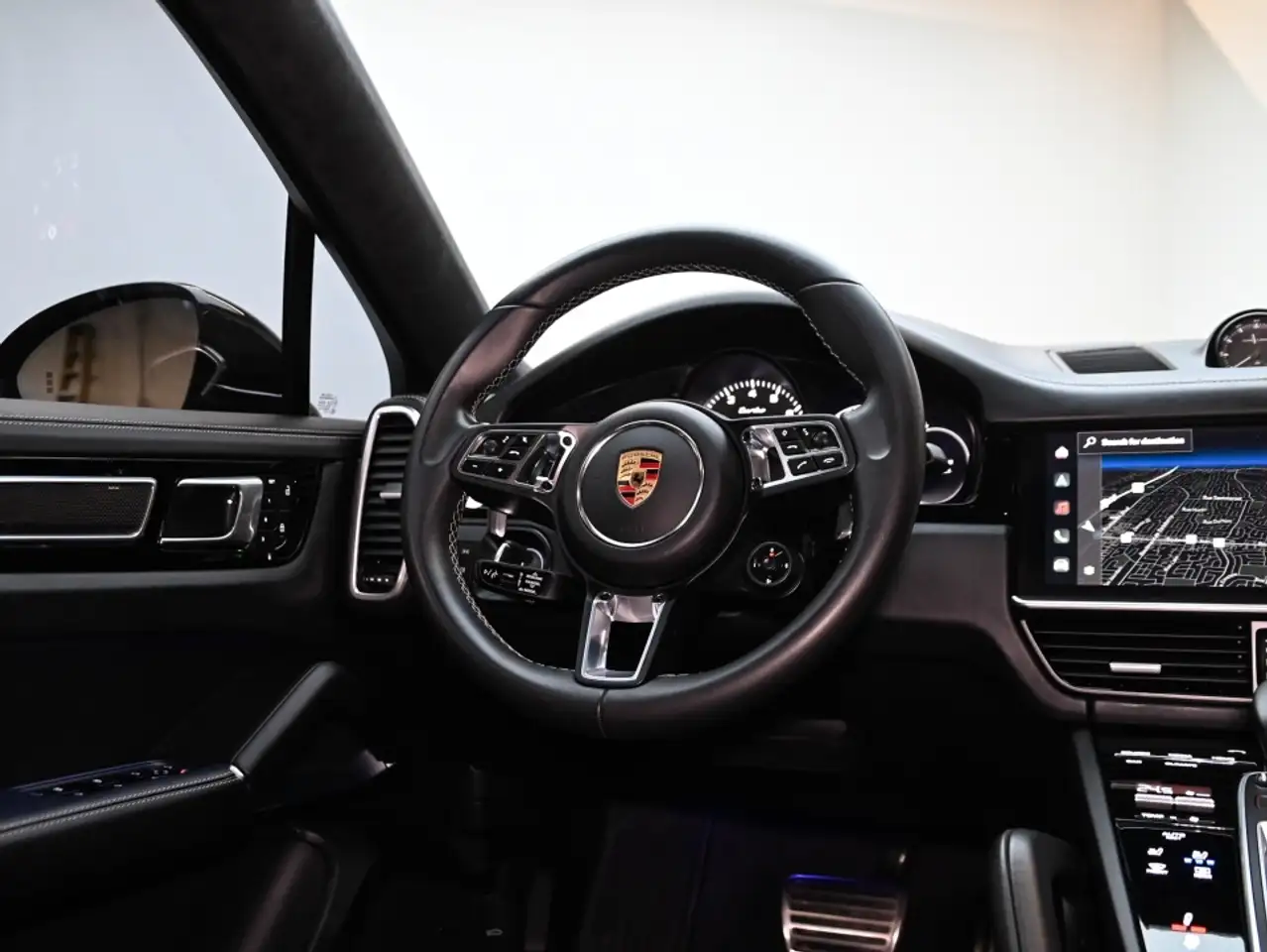 Porsche Cayenne снимка Porsche Cayenne