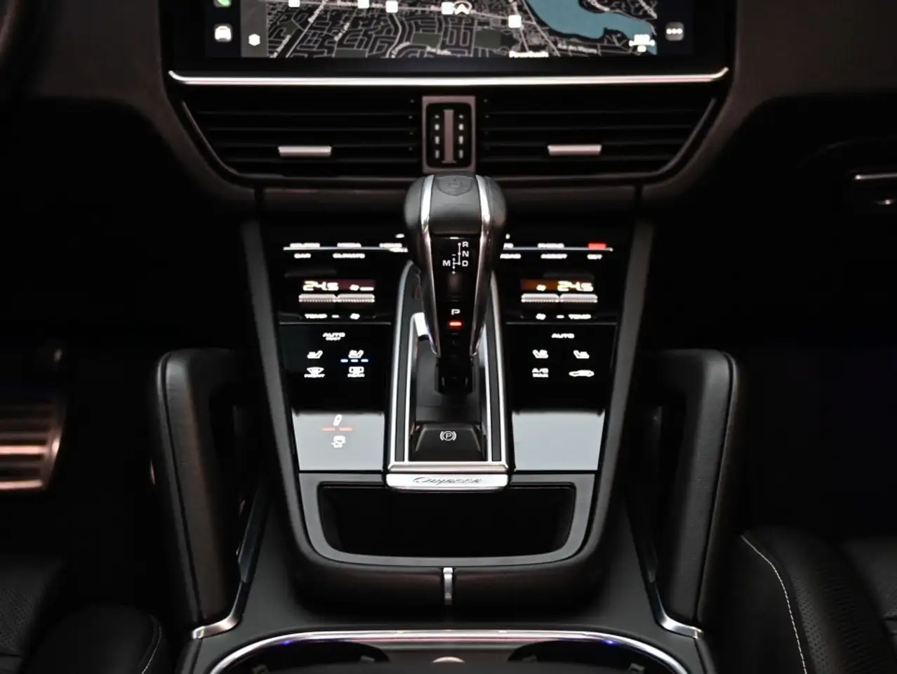 Porsche Cayenne снимка Porsche Cayenne