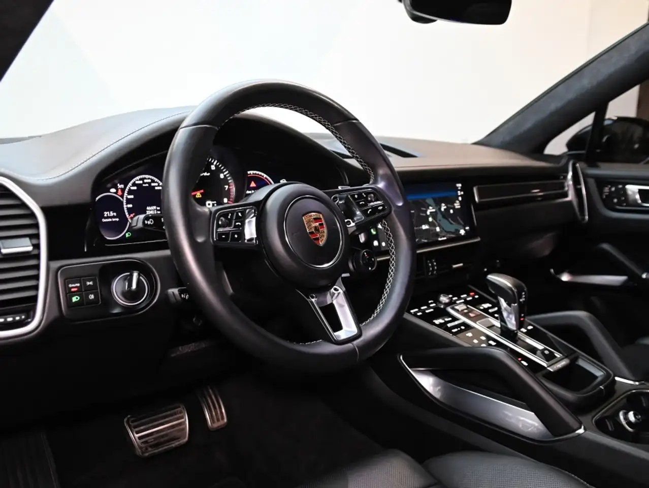 Porsche Cayenne снимка Porsche Cayenne